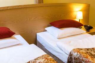 Отель Hotel Bajka Grodziec Улучшенный двухместный номер с 1 кроватью-4